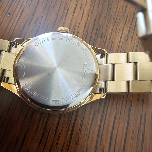 Bulova Men's Gold Tone Date Quartz Watch With White Dial - Needs Repairs - Picture 10 of 10